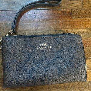 COACH double zip brown wristlet